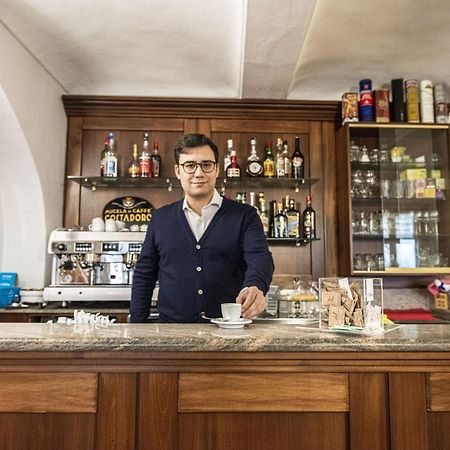 Locanda Italia Serralunga d'Alba Exteriör bild