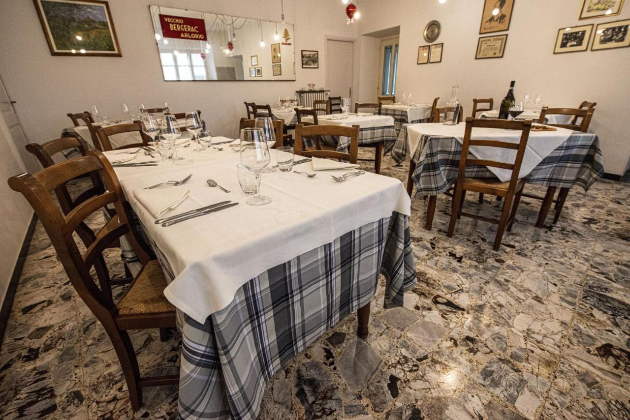 Locanda Italia Serralunga d'Alba Exteriör bild
