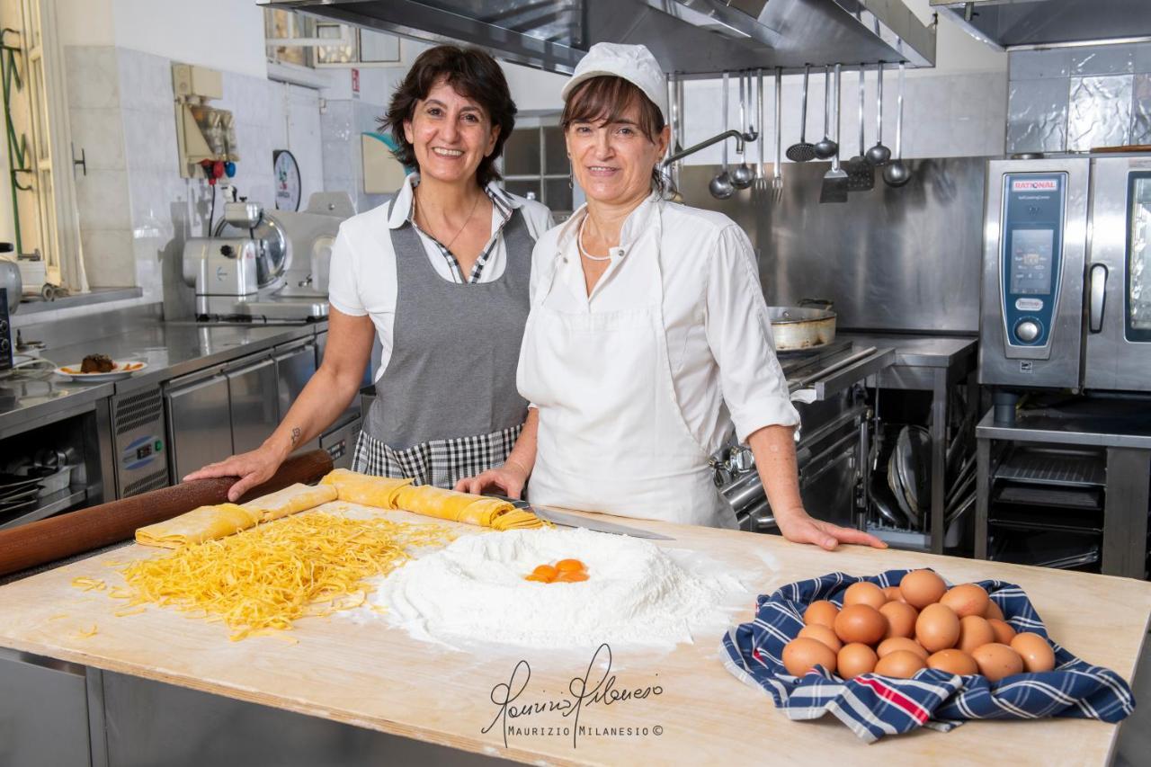 Locanda Italia Serralunga d'Alba Exteriör bild